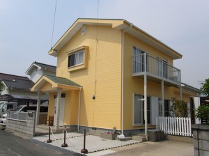 施工事例：鉄部のサビと配管用の穴<br />福智町 市場　N様邸