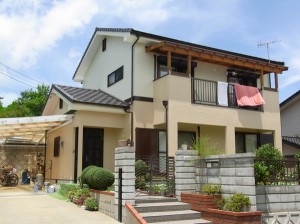 施工事例：コーキングの劣化と壁反り<br />福智町 市場　K様邸