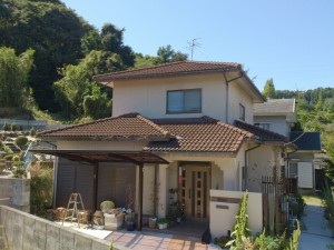 鞍手郡鞍手町八尋にて塗装工事着工です。
