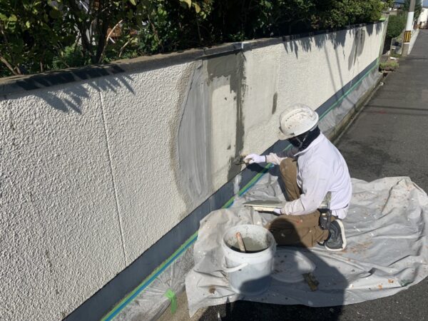 遠賀郡岡垣町K様邸施工10日目外壁中塗り上塗り塀下地調整作業