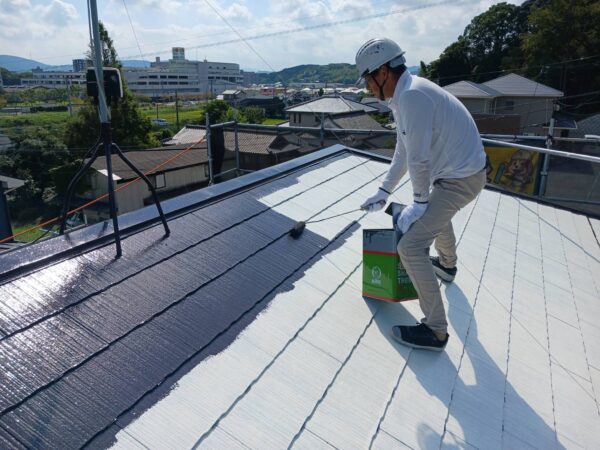 宗像市須恵K様邸施工7日目屋根中塗り外壁中塗りバルコニーケレン作業