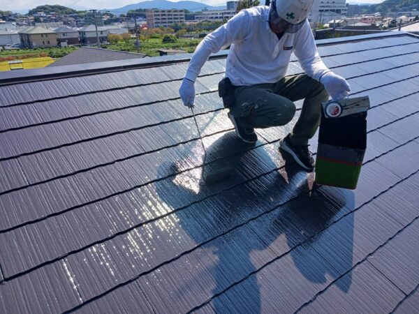 宗像市須恵K様邸施工8日目屋根上塗り外壁上塗り付帯上塗り作業