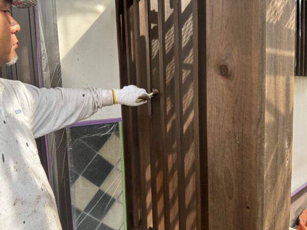 新宮町新宮東H様邸木部塗装6日目