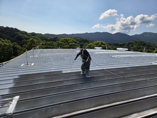 嘉麻市P工場屋根塗装工事6日目
