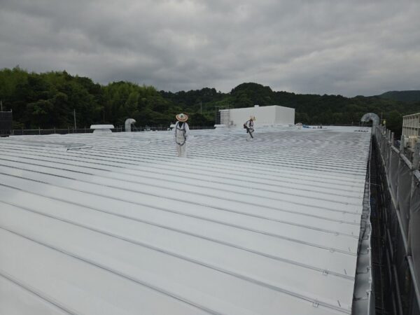嘉麻市P工場様防音棟屋根·外壁塗装工事12日目