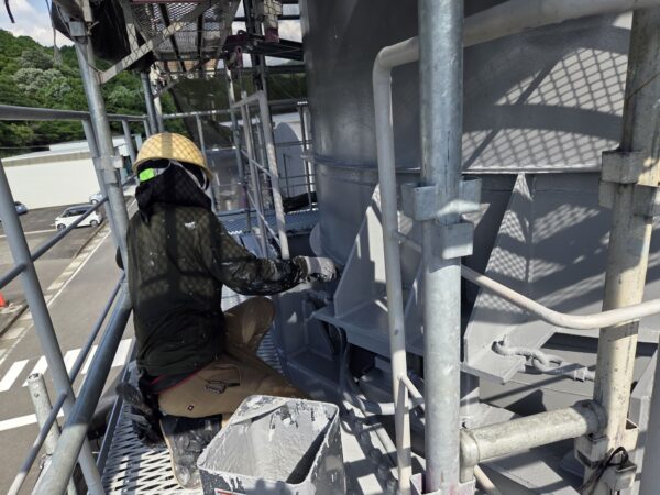 嘉麻市P工場様防音棟タンク塗装工事8日目